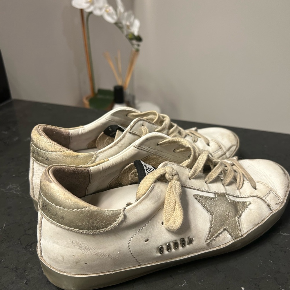 GoldenGoose Super-Star Leather Upper Suede Star Metal Lettering